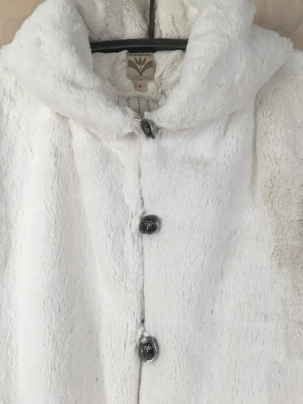 Vesta  Hooded Fur Jacket - Polar Bear